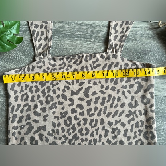 Livi by Olivia Rae brown leopard cheetah animal print crop tank top size L - Picture 3 of 5